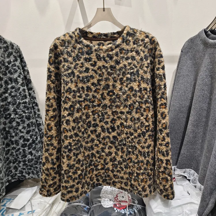 洋气豹纹宽松圆领长袖卫衣女冬季慵懒风时尚显瘦套头上衣2025新品