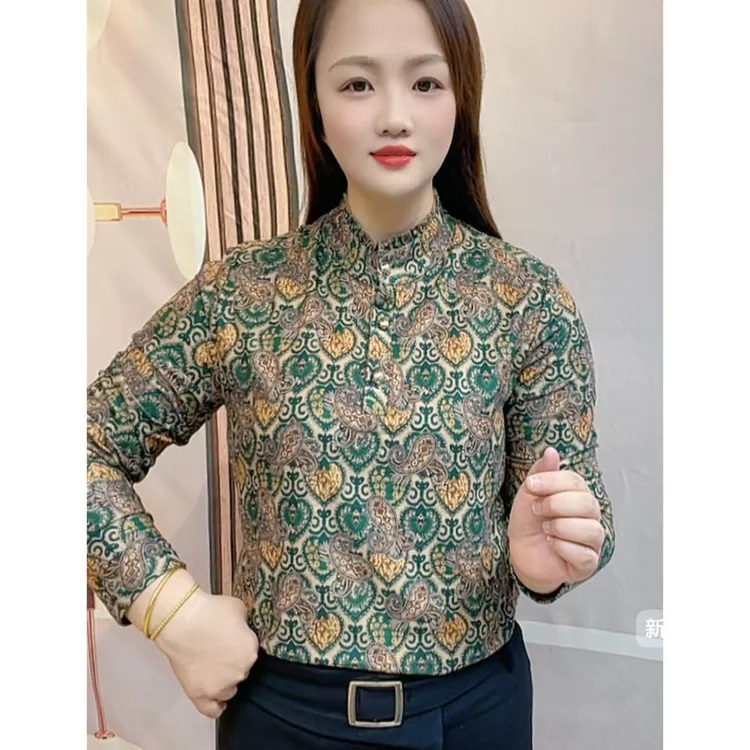 2025新款修身碎花中老年女装小衫修身型时尚洋气遮肉显瘦妈妈装