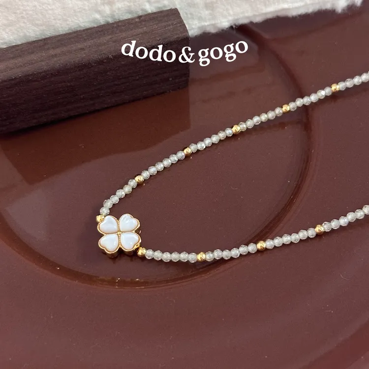 DODOGOGO 合金项链 四叶花珠链项链女串珠气质轻奢时尚百搭锁骨链