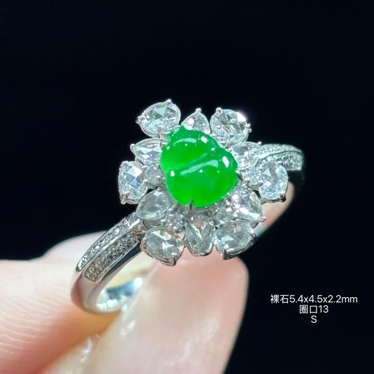18K金镶嵌缅甸天然翡翠A货冰阳绿葫芦花朵款戒指S（下单咨询客服）