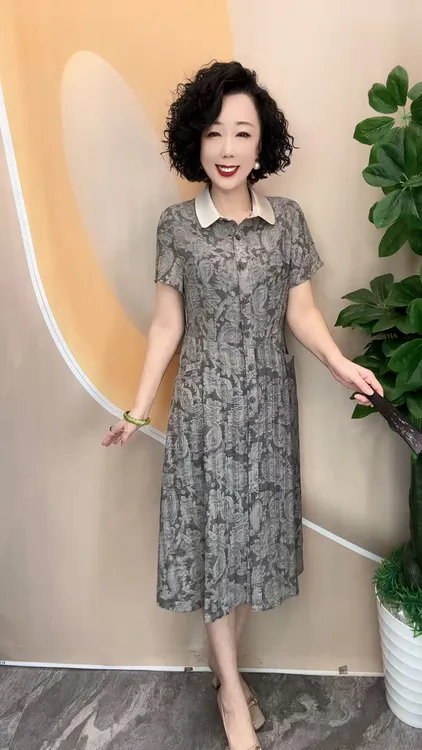 31夏新品艺术灰时尚宽松大码遮肚长款连衣裙，裙长108