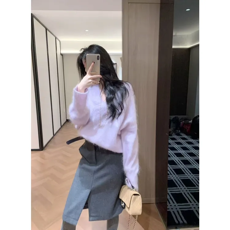 高级感紫色v领套头毛衣秋冬慵懒宽松内搭针织上衣灰色毛呢半身裙