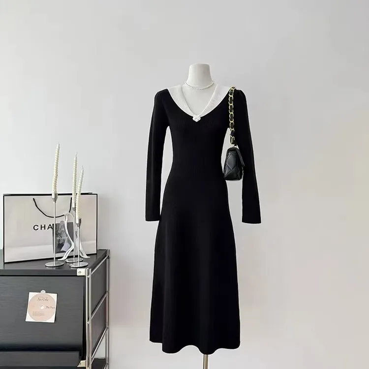 优雅黑色秋冬V领丝绒针织连衣裙高级感气质收腰显瘦长裙子女