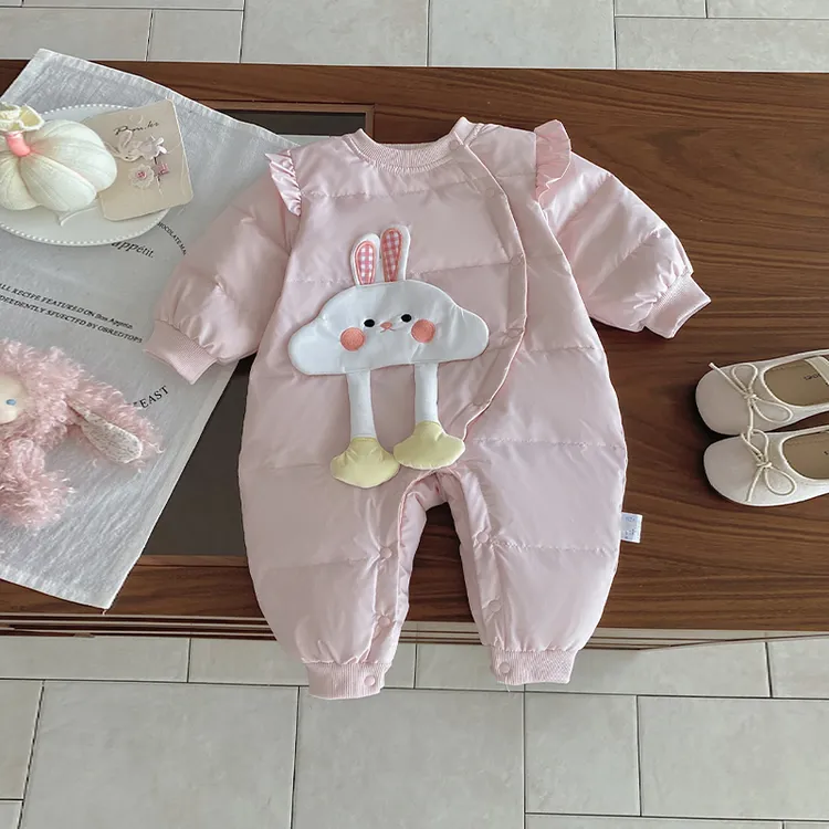 2025新款婴儿衣服冬装新生女宝宝羽绒连体衣满月加厚保暖外出哈衣