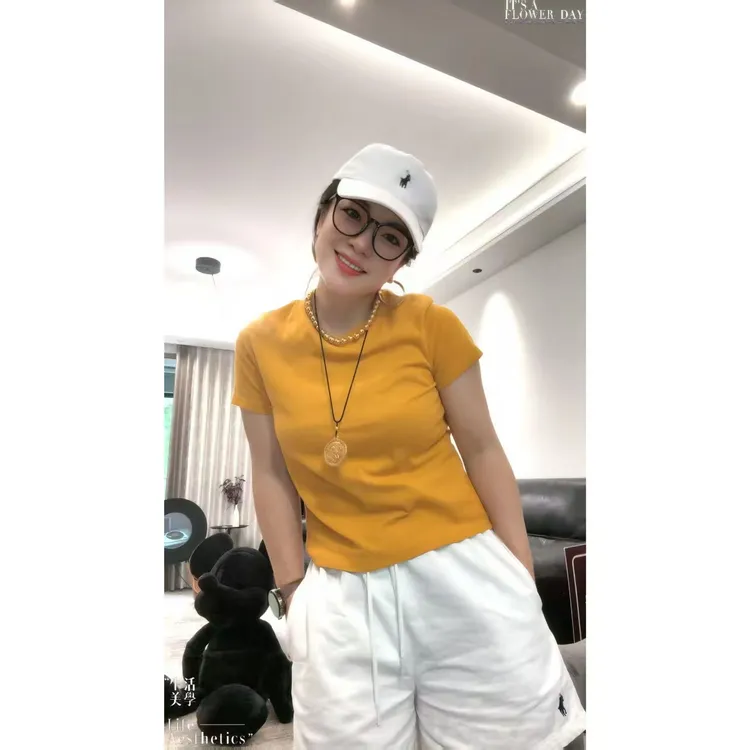 精梳棉纯色短袖T恤女修身显瘦柔软亲肤百搭正肩圆领上衣