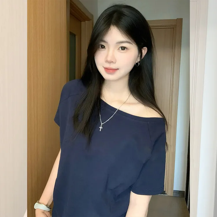 藏蓝色斜肩露肩短袖t恤女夏季宽松淡人慵懒一字肩纯欲上衣服