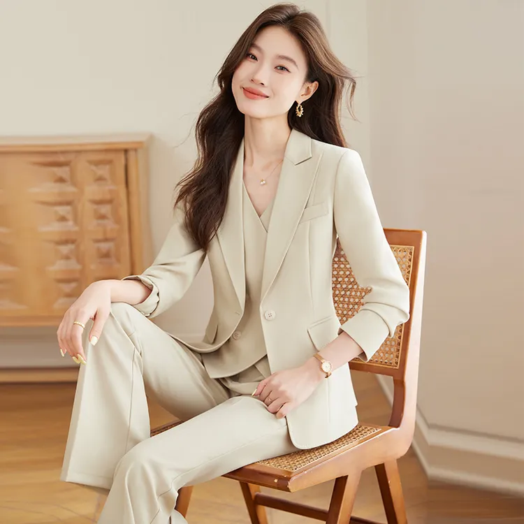 高端2025秋季新款高级感休闲显气质显瘦修身面试浅色女士西装外套