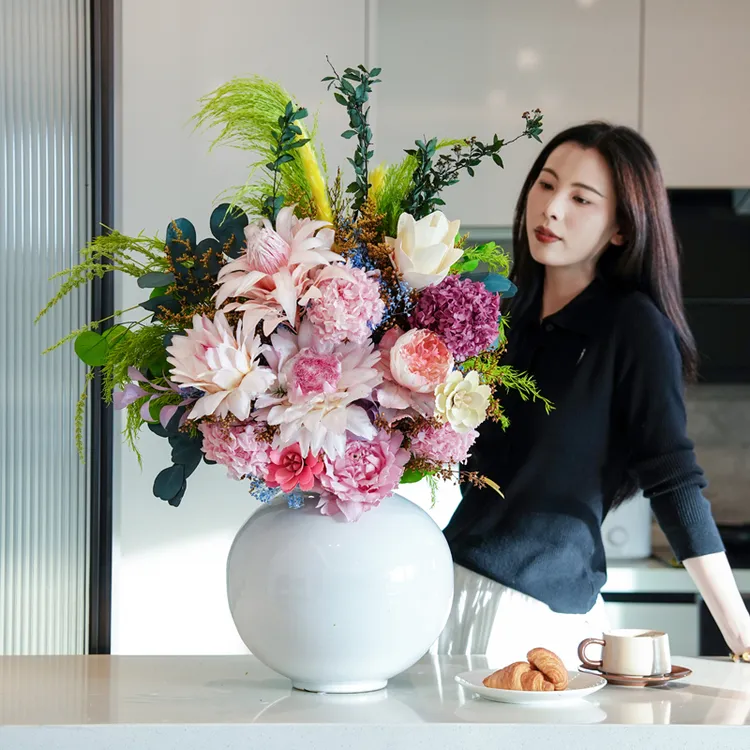 新中式白瓷风格永生花用于家居装饰的花束粉面羞红