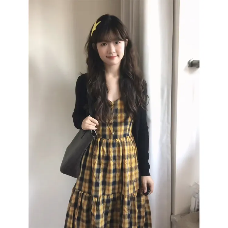 2025早秋新款女韩系穿修身长袖毛衣开衫收腰显瘦中长款格纹连衣裙