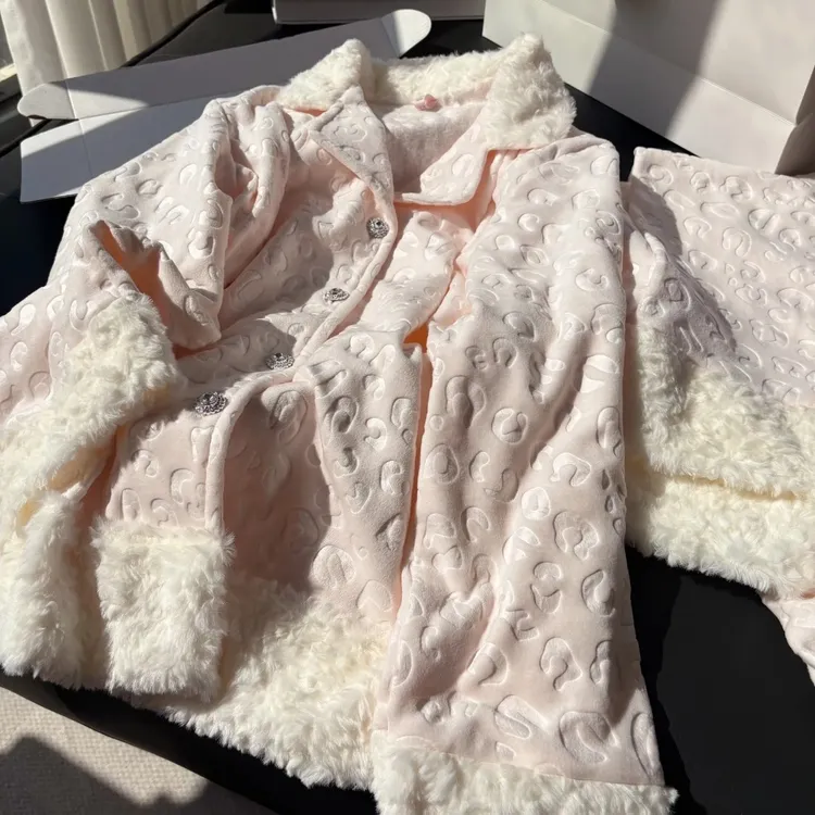 豹纹海岛绒睡衣女秋冬季小香风加厚保暖舒适家居服套装