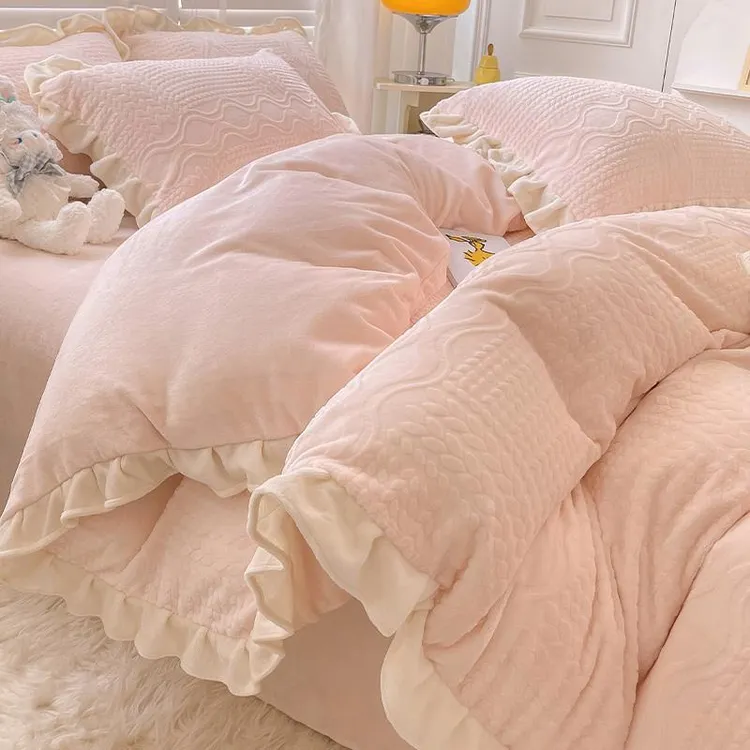 水星官网家纺法式公主风牛奶绒四件套珊瑚绒加厚雕花被套双面加绒
