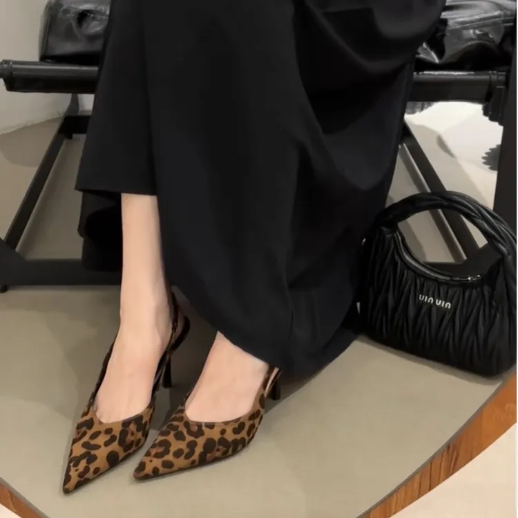 王小晓新品！法式尖头豹纹高跟鞋包头凉鞋绒面春夏新品细跟单鞋
