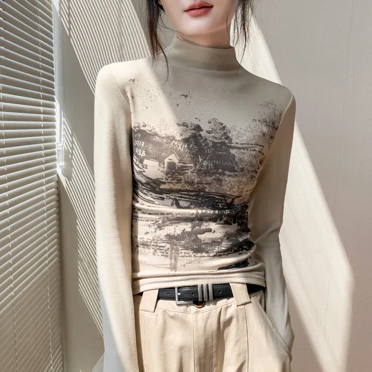 半高领磨毛水墨画印花长袖T恤女秋季修身显瘦正肩别致设计感上衣