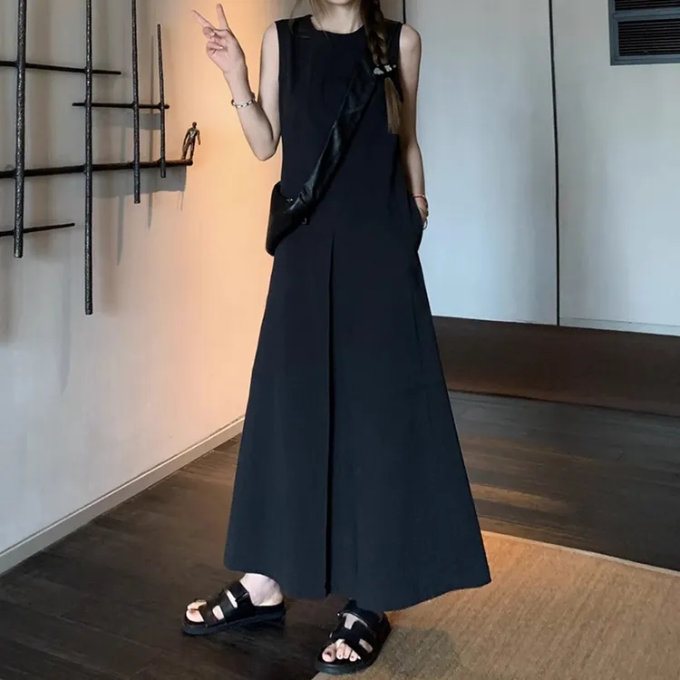 赫本风黑色无袖背心连衣裙子女夏季2025茶歇法式海边度假长裙2430