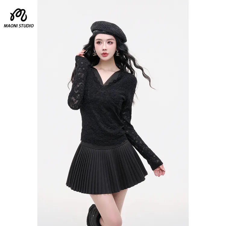 毛妮LADIESFIRST【半缕漫花】纯欲风V领镂空蕾丝设计感上衣L2495