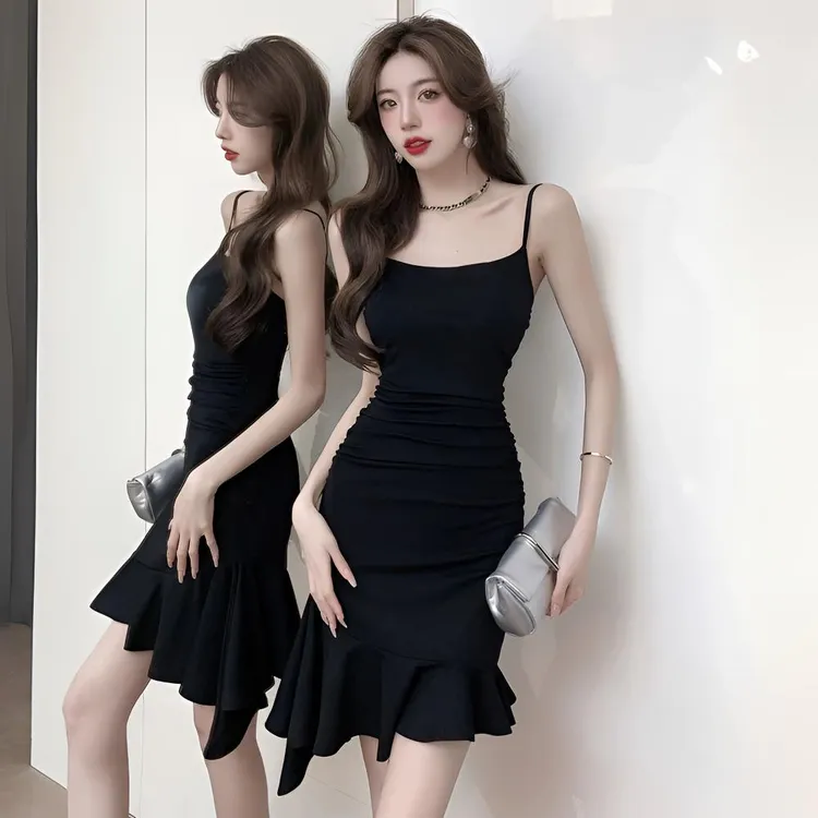 辣妹性感吊带连衣裙女夏季收腰褶皱露背包臀裙不规则设计鱼尾短裙