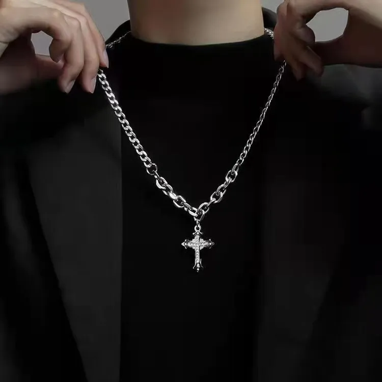 钛钢项链  潮酷十字架项链男女百搭个性高级感卫衣古巴嘻哈配饰