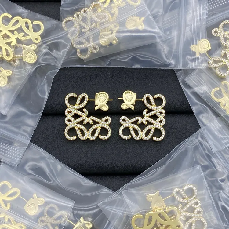 钛钢锆石耳饰 罗家高品质大牌耳环春日闪闪出彩