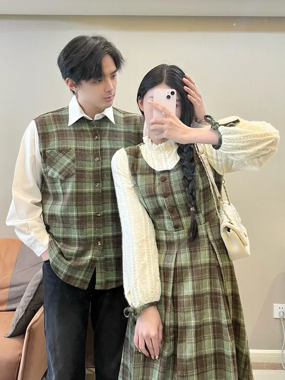 情侣装春季小众设计感格子拼接假两件女连衣裙男衬衣一裙一衣