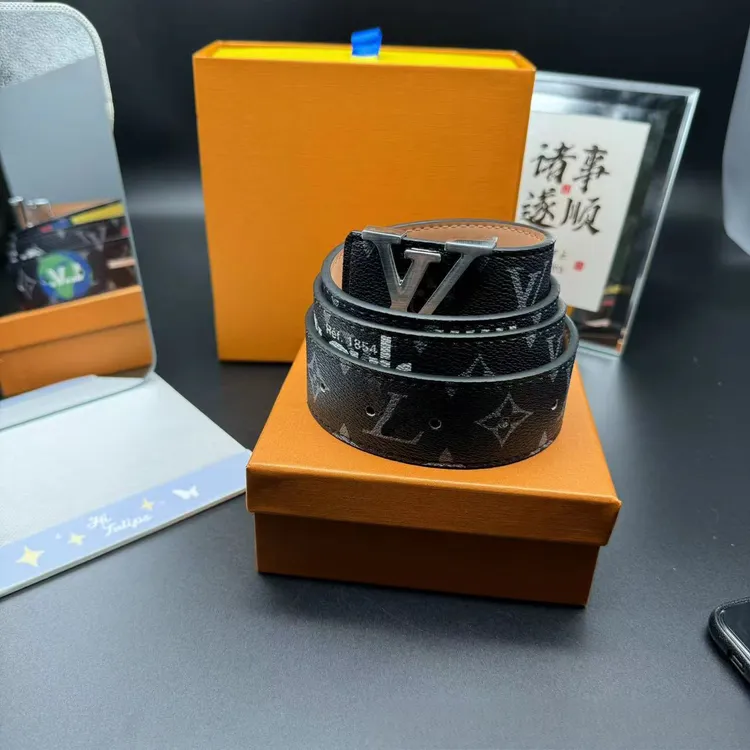 【多款】L男士V字母皮带平滑扣腰带青年格子纹裤腰带潮流休闲商务