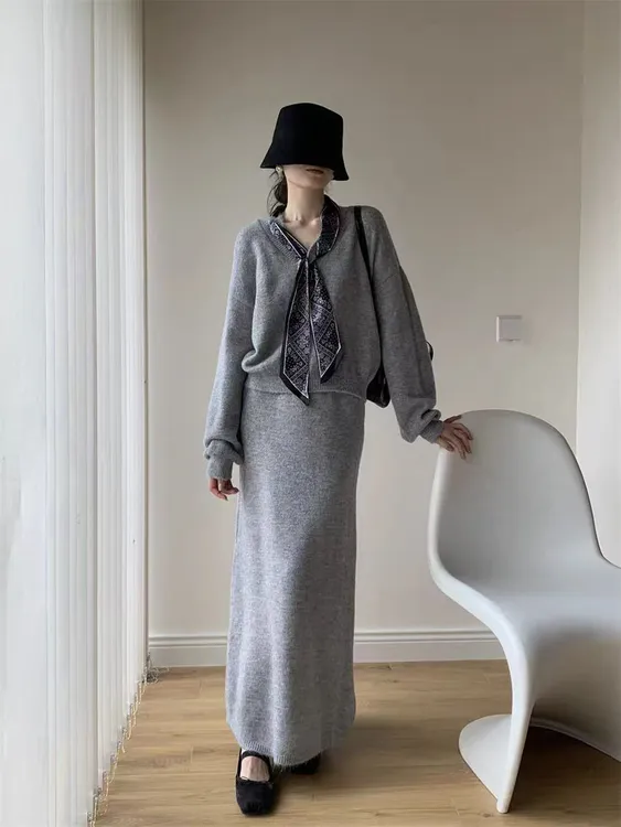 2025秋冬新款毛衣套装女气质减龄时尚配丝巾+长款针织半身裙套装