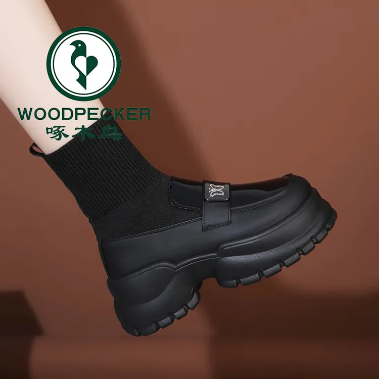 啄木鸟厚底针织袜靴女2025年冬季新款加绒马丁靴百搭漆皮瘦瘦短靴