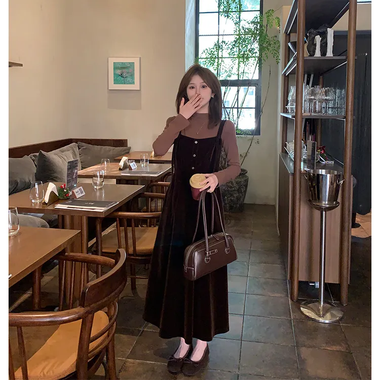 FUGUI RICH【丝绒拿铁】小个子冬季新款时尚洋气拍照吊带丝绒连衣裙