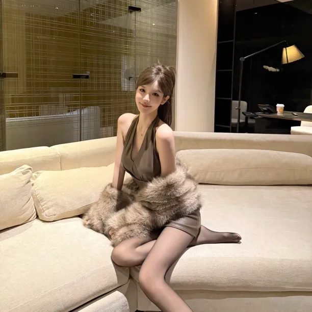 FAY【暖棕软绒】设计感时尚潮流环保皮草披肩气质氛围感