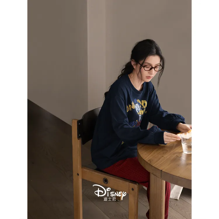 迪士尼睡衣女春秋新款柔软棉圆领长袖家居服可爱少女宽松大码套装