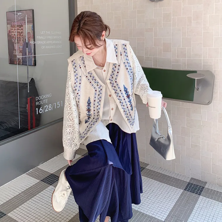 民族风设计感刺绣套装裙女2025春秋新款重工马甲衬衫半身裙三件套