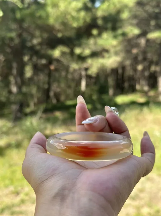 天然高冰种香槟金俏红色玛瑙扁条玉镯子