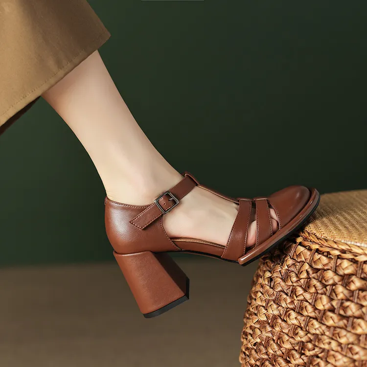 纯手工真皮镂空包头罗马凉鞋女2025年新款法式高跟鞋女夏粗跟复古