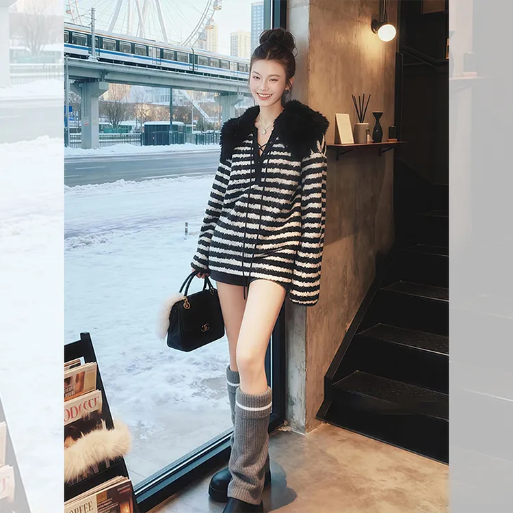 独特漂亮内搭系带小衫黑白条纹毛衣女装秋冬季洋气高贵针织衫上衣