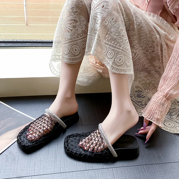渔网包头半拖鞋女夏外穿平底2025新款爆款配裙子时尚镂空网面凉鞋