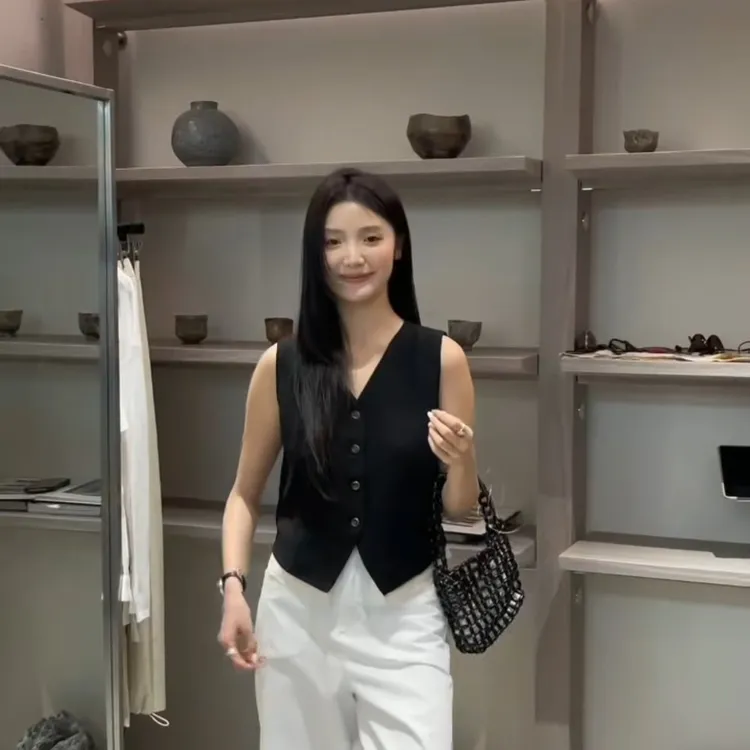 马甲轻奢修身型小众设计感女装