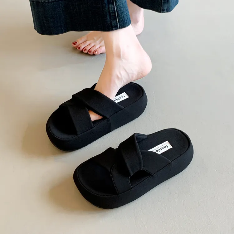 女外穿防滑厚底拖鞋女绝美黑色凉拖鞋夏季2025新款网红沙滩一字拖