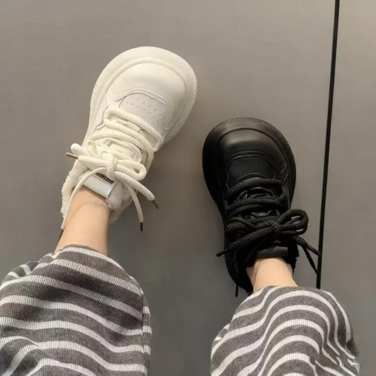 丑萌大头娃娃鞋女厚底2025秋冬季新款真皮加绒学生休闲面包小白鞋