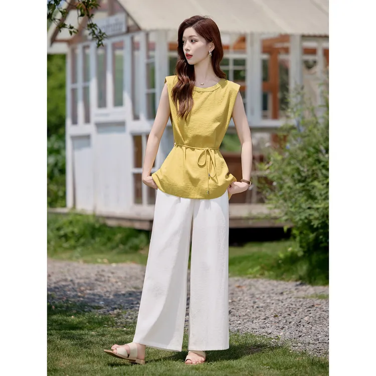 亚麻套装女夏季2025新款高级感气质系带收腰无袖小衫阔腿裤两件套