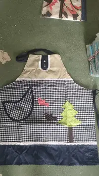 蓝灰白格子高品质刺绣围裙1件