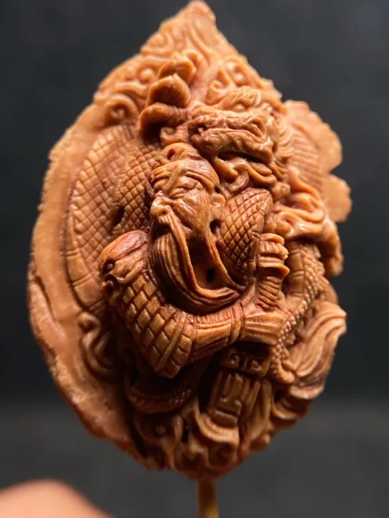 桃核纯手工浮雕关公关二爷武财神单颗每一颗都不一样下单联系客服