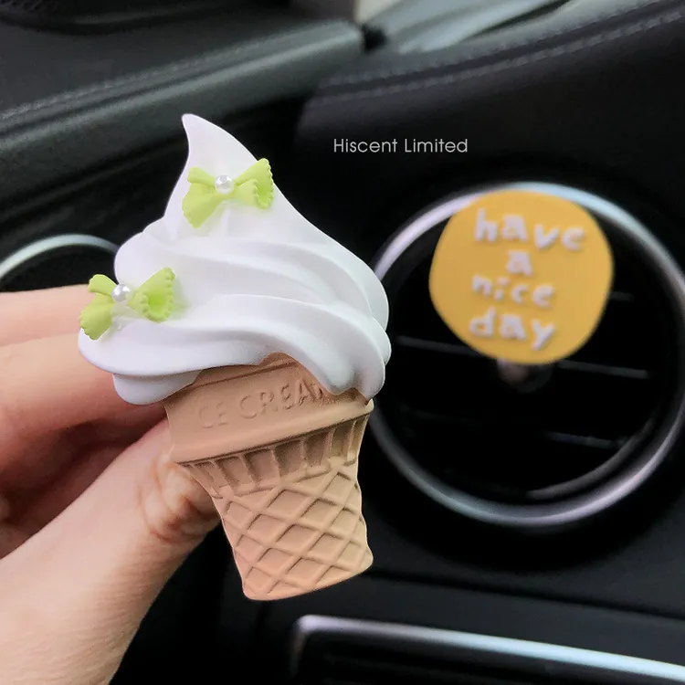 夏季新款高级感蝴蝶冰激凌车载香薰汽车出风口装饰扩香石车内饰品