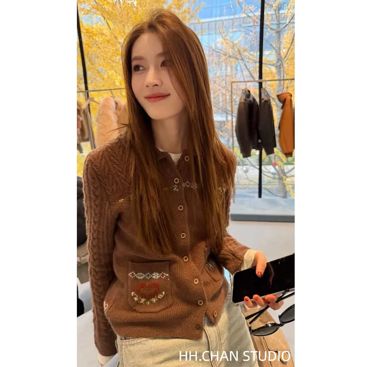 HH.CHAN "爱尔兰”100%满分绵羊毛纽花刺绣花边翻领毛衫HH53G38398