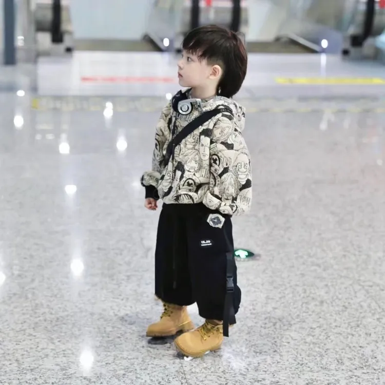 男童加绒套装秋冬新款中小儿童连帽套头衫长裤男宝宝卡通印花上衣