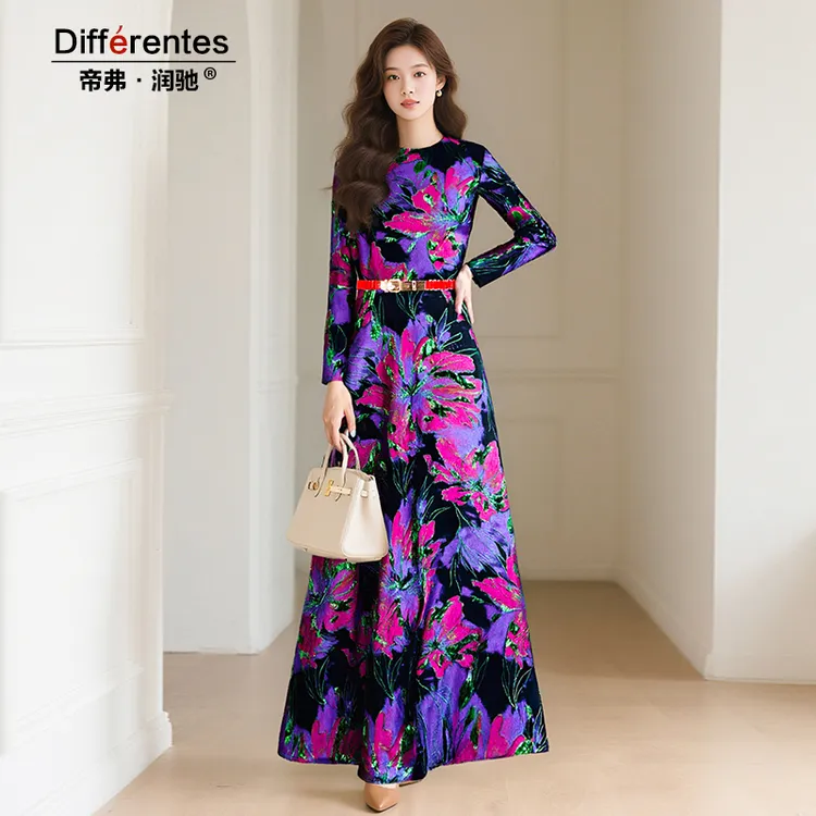 帝弗润驰冬季新款红色法式复古提花连衣裙女长袖气质轻奢贵气长裙