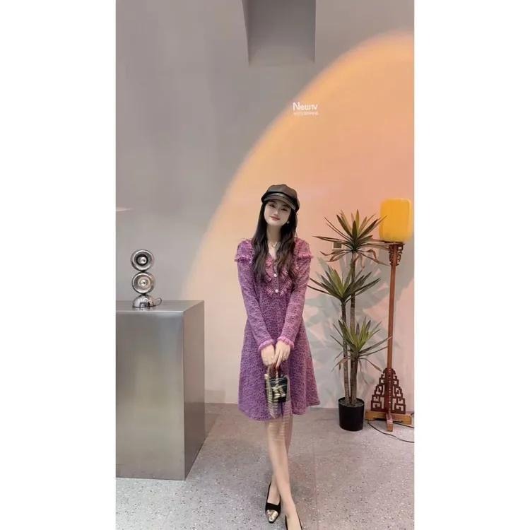 1648 法式重工遮肉洋气高级秋季长袖拼接网红V领显瘦连衣裙 诗诗