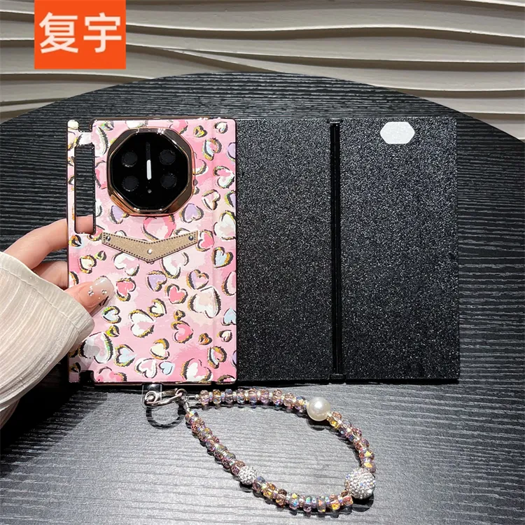 渐变色爱心适用华为MateXT非凡大师三折叠手机壳全包铰链中轴保护