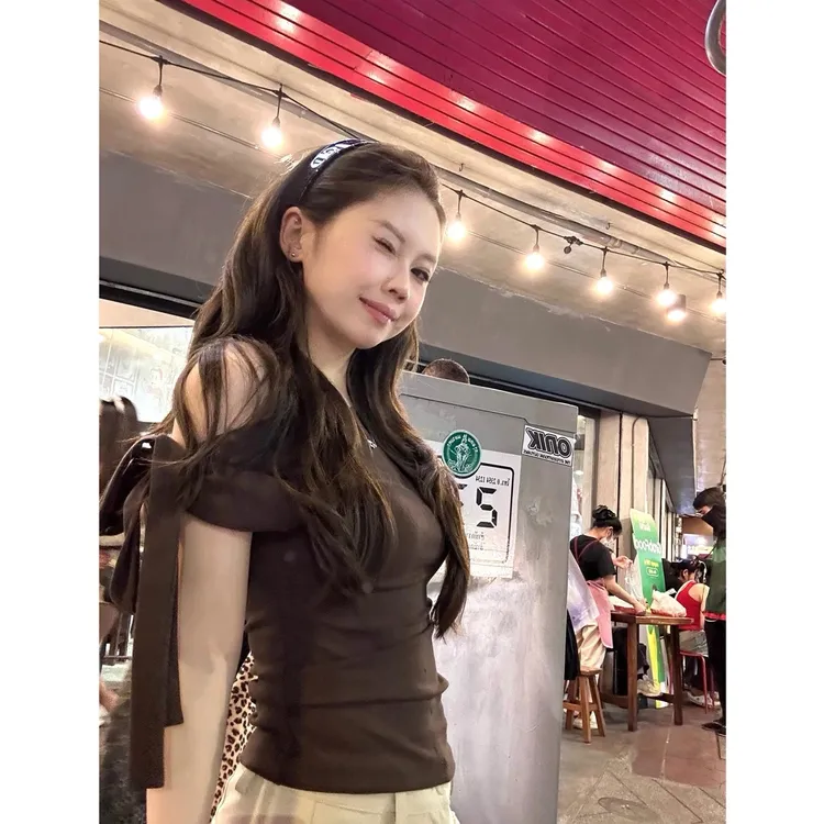 小众设计款时髦多造型~一衣多穿蝴蝶结绑带斜肩修身显瘦短袖T恤女