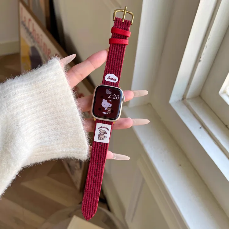适用苹果手表S10华夫格绒面刺绣AppleWatchS9小熊小狗S8真皮表带
