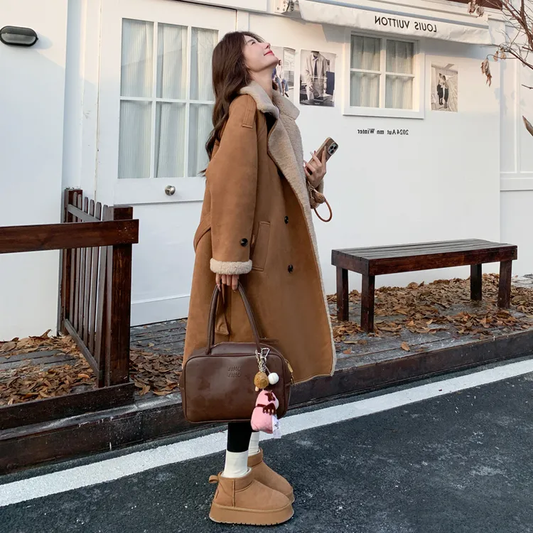 美拉德中长款过膝皮毛一体外套女2025冬季新款加厚休闲麂皮绒大衣