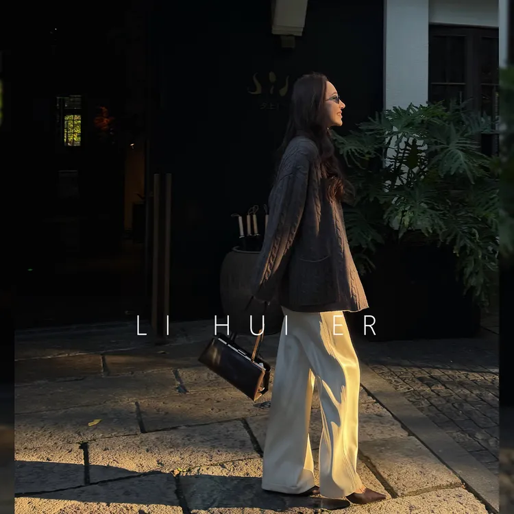 Li HuiEr李慧儿【彗尾】冬季轻奢气质舒适时尚米色皮裤H25CK079HE